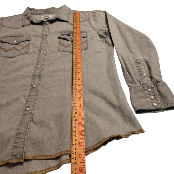 Wrangler Retro Denim Western Snap Shirt Women’s Large Pearl Snaps - Picture 3 of 8